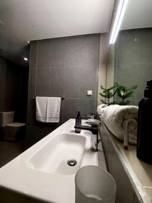 Luxurious Golf & Sea View Beach Apartment With Pool Access - Tamourrit, Taghazout Bay 외부 사진